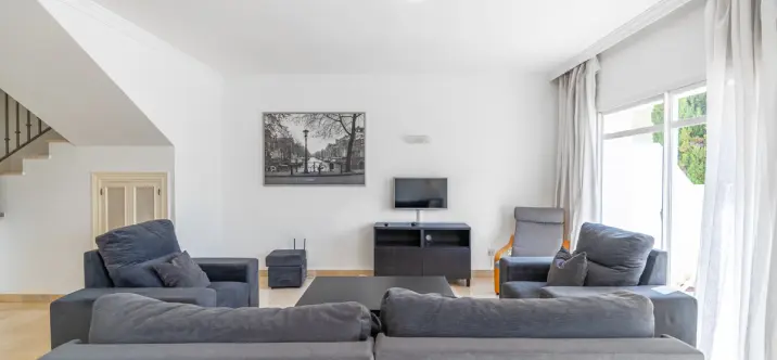 Долгосрочная аренда двухуровневых апартаментов в Nueva Andalucía 3