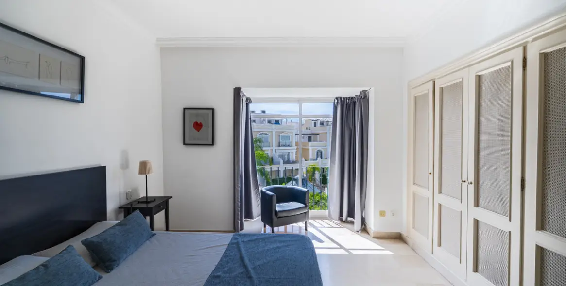 Долгосрочная аренда двухуровневых апартаментов в Nueva Andalucía 12