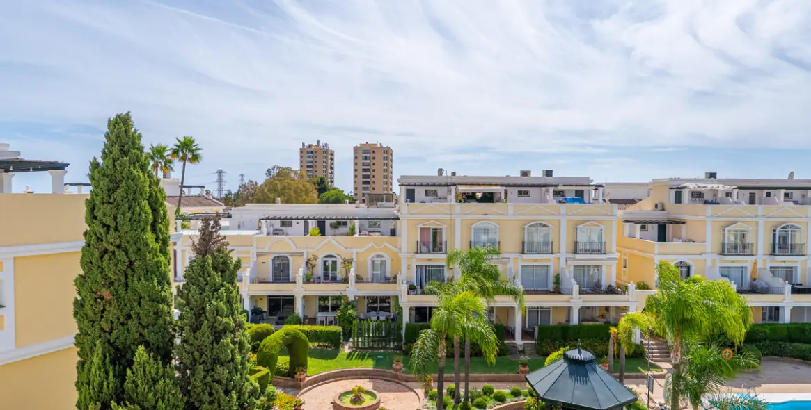 Long-term rent of duplex in Nueva Andalucía 25