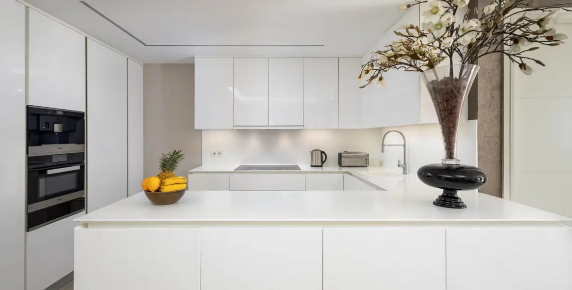 Long-term rent of middle floor apartment in Nueva Andalucía 5