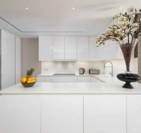 Long-term rent of middle floor apartment in Nueva Andalucía