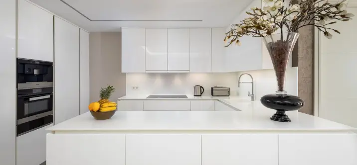 Long-term rent of middle floor apartment in Nueva Andalucía 4