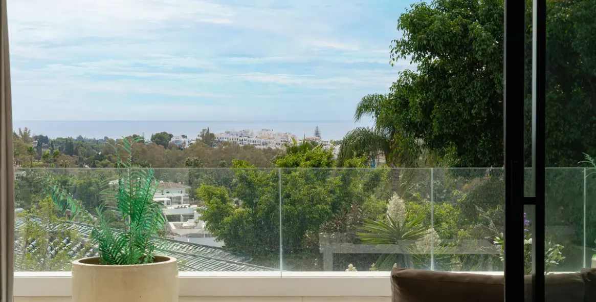 Long-term rent of middle floor apartment in Nueva Andalucía 14