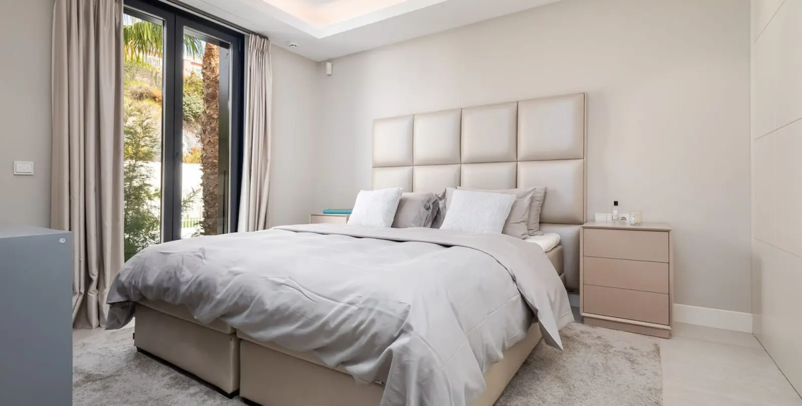 Alquiler a largo plazo de apartamento en planta media en Nueva Andalucía 8