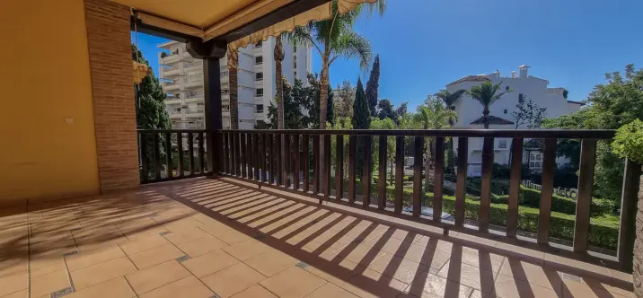 Long-term rent of middle floor apartment in Marbella 0