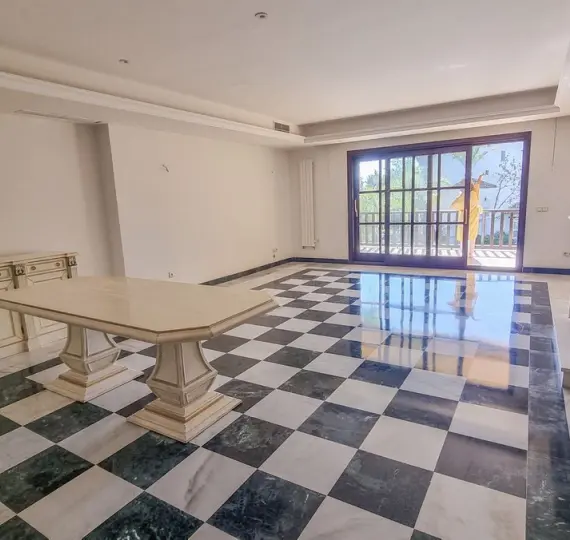 Long-term rent of middle floor apartment in Marbella