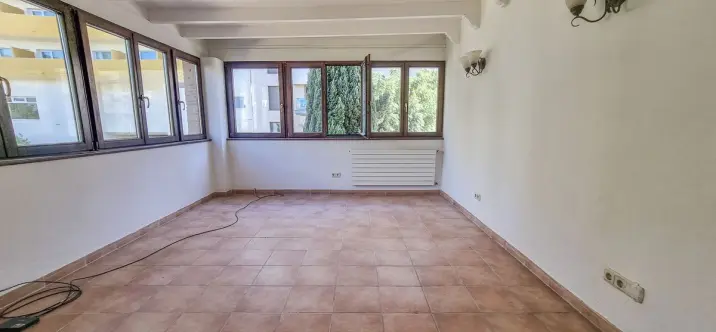 Long-term rent of middle floor apartment in Marbella 2