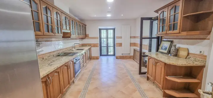 Long-term rent of middle floor apartment in Marbella 3