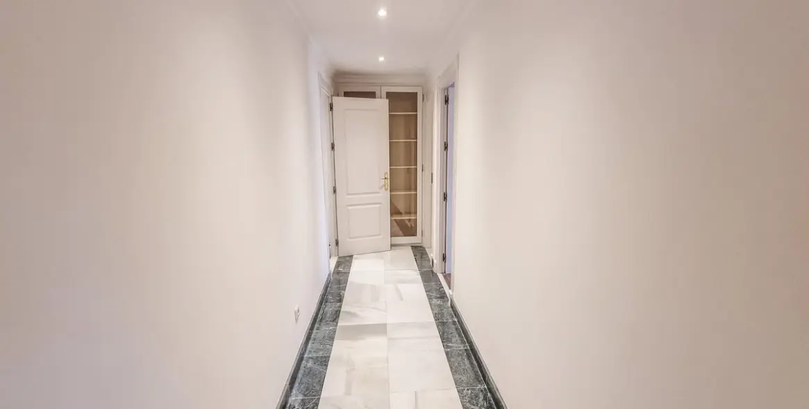 Long-term rent of middle floor apartment in Marbella 14