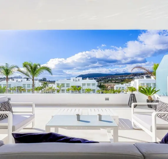 Long-term rent of middle floor apartment in Estepona