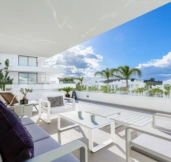 Long-term rent of middle floor apartment in Estepona