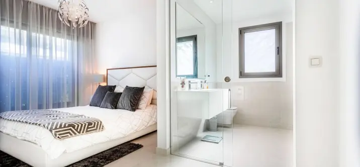 Long-term rent of middle floor apartment in Estepona 3