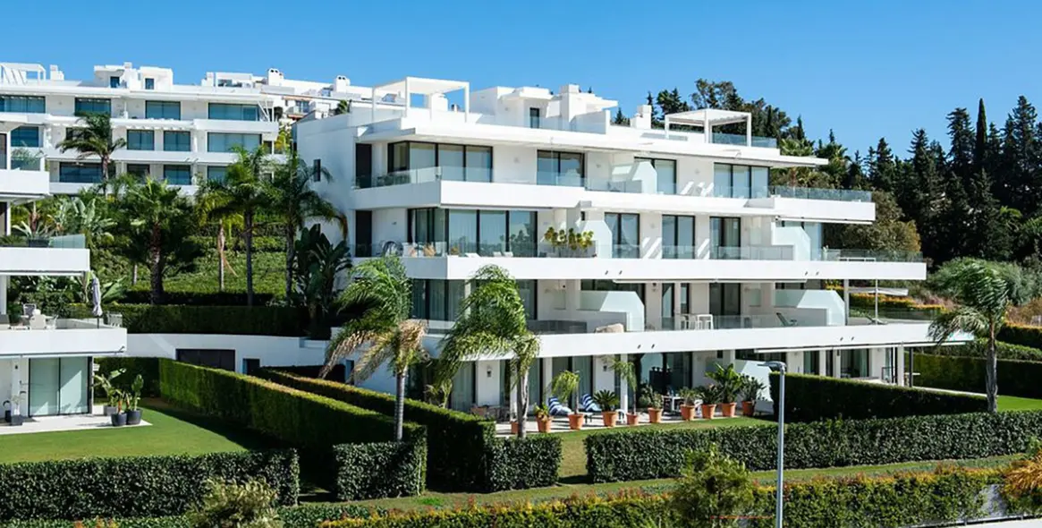 Long-term rent of middle floor apartment in Estepona 5
