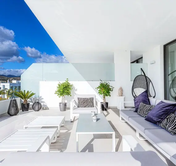 Long-term rent of middle floor apartment in Estepona