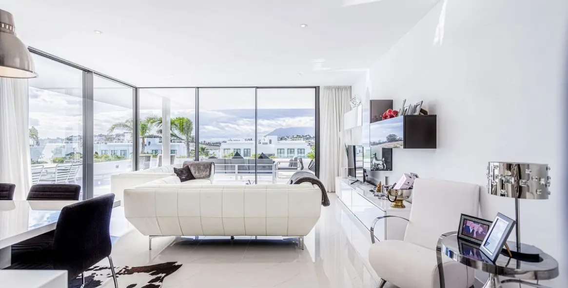 Long-term rent of middle floor apartment in Estepona 9