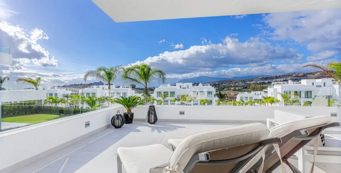 Long-term rent of middle floor apartment in Estepona 15