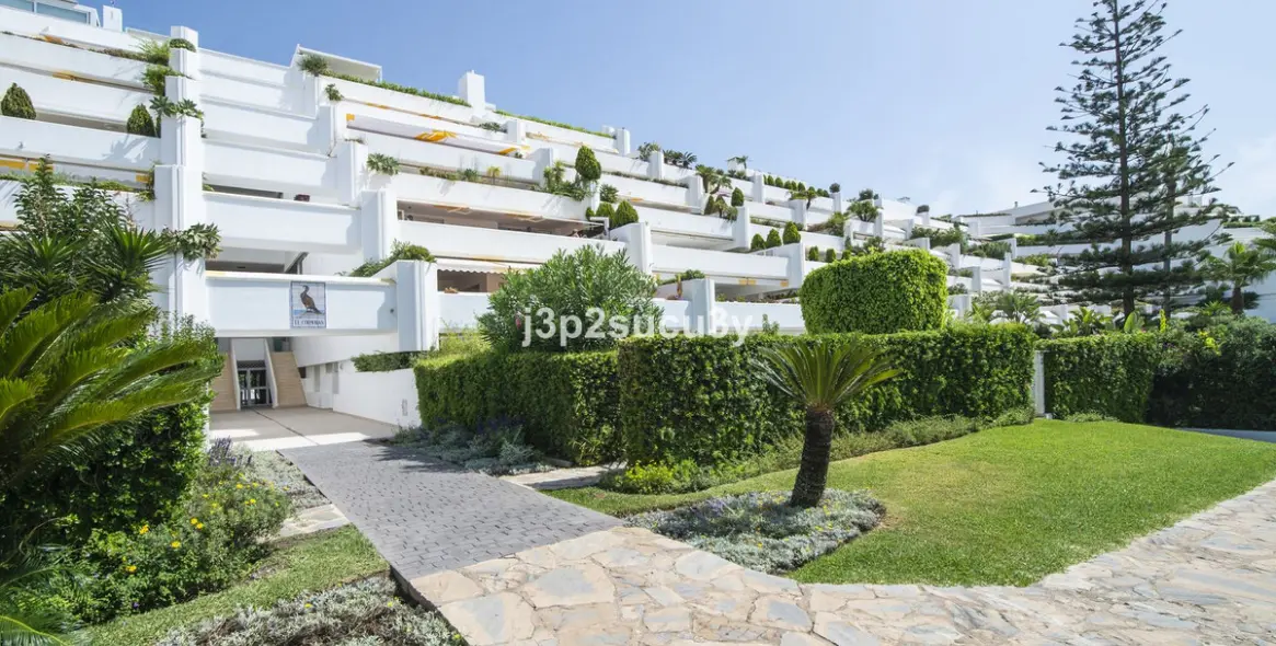 Long-term rent of middle floor apartment in Guadalmina Baja 2