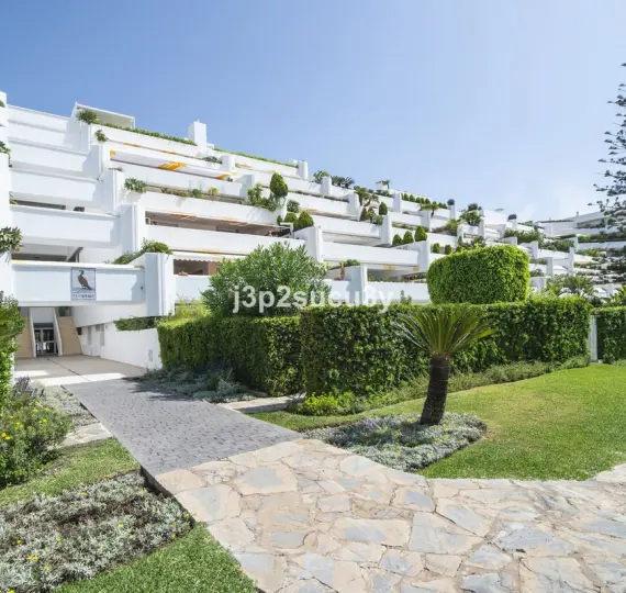 Long-term rent of middle floor apartment in Guadalmina Baja
