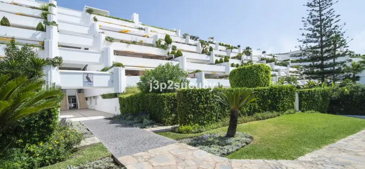 Long-term rent of middle floor apartment in Guadalmina Baja 1