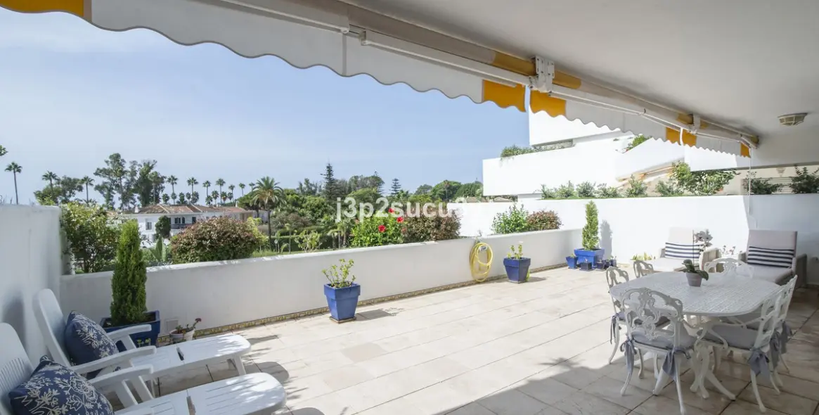 Long-term rent of middle floor apartment in Guadalmina Baja 10