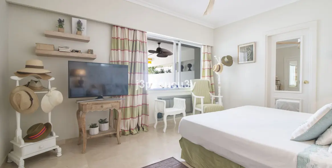 Long-term rent of middle floor apartment in Guadalmina Baja 20