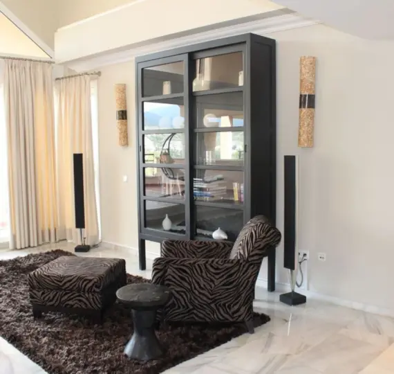 Long-term rent of penthouse in Nueva Andalucía