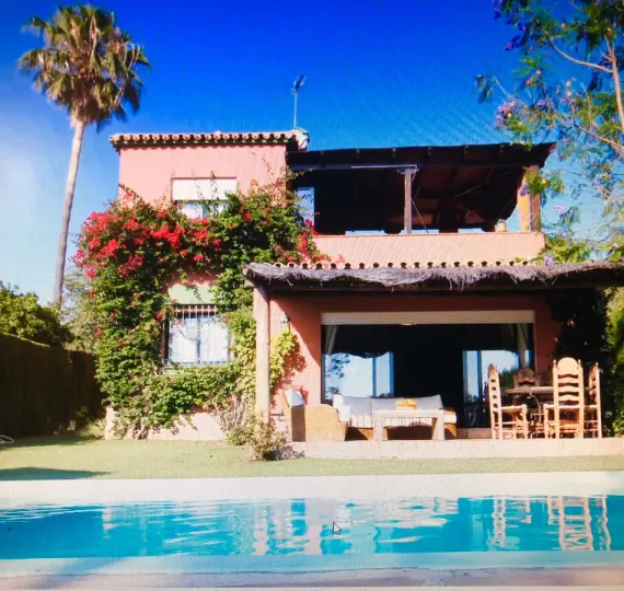 Краткосрочная аренда  отдельно стоящей виллы в Guadalmina Alta