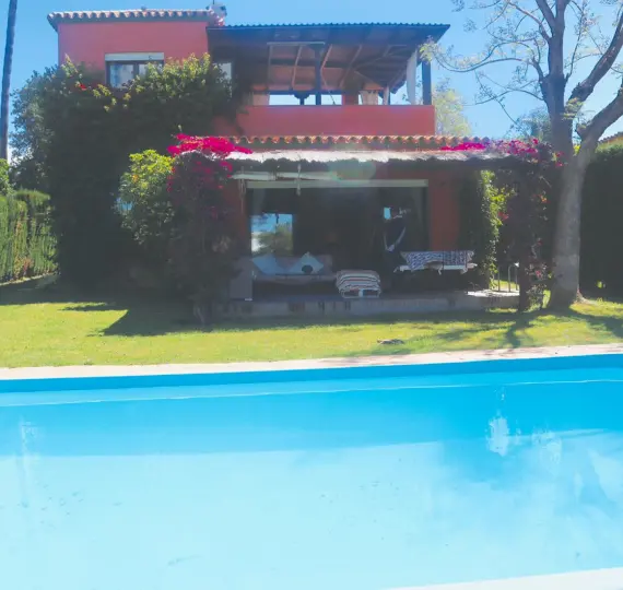 Краткосрочная аренда  отдельно стоящей виллы в Guadalmina Alta