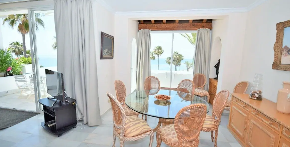 Short-term rent of penthouse in Estepona 4