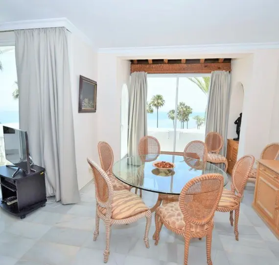 Short-term rent of penthouse in Estepona