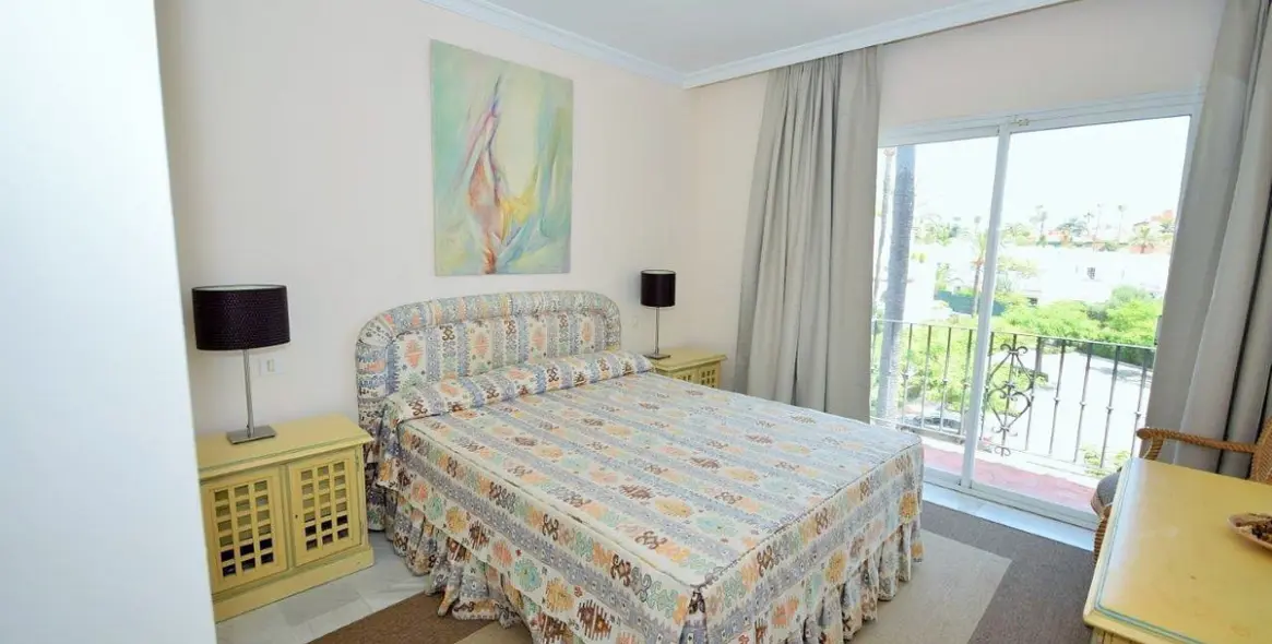 Short-term rent of penthouse in Estepona 7