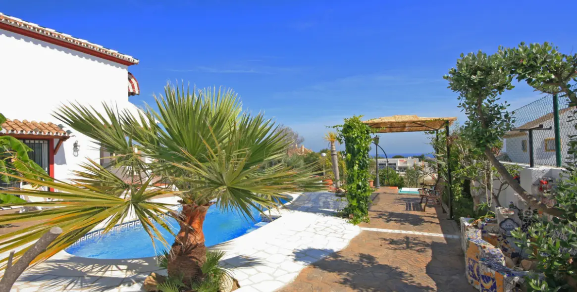 Краткосрочная аренда  отдельно стоящей виллы в Calahonda 1