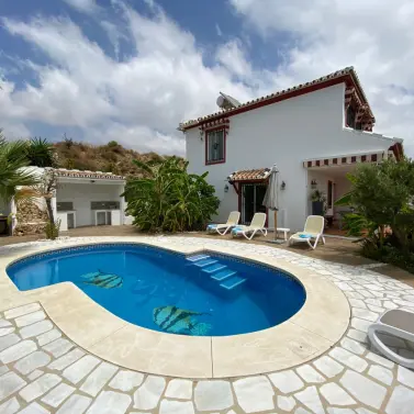 Краткосрочная аренда  отдельно стоящей виллы в Calahonda