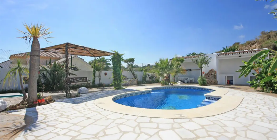 Краткосрочная аренда  отдельно стоящей виллы в Calahonda 13