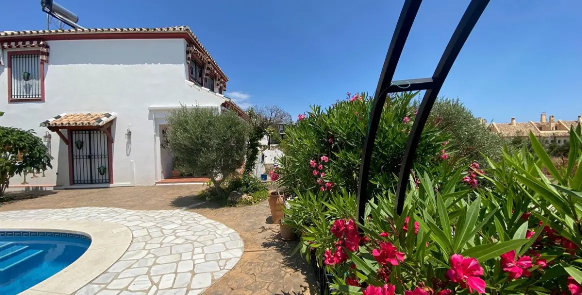 Краткосрочная аренда  отдельно стоящей виллы в Calahonda 15