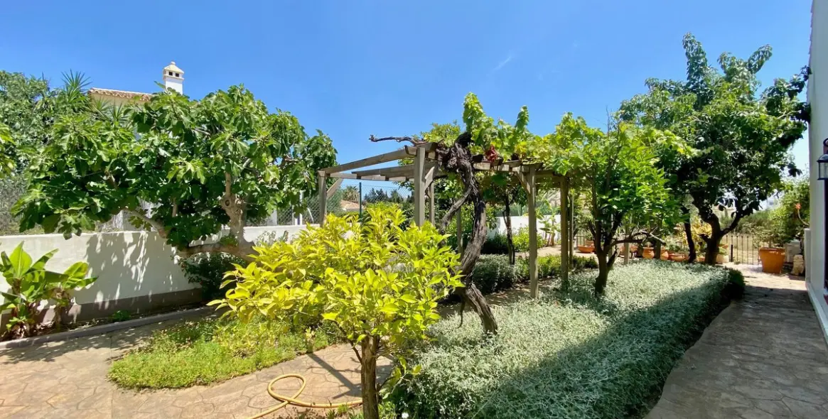 Краткосрочная аренда  отдельно стоящей виллы в Calahonda 68