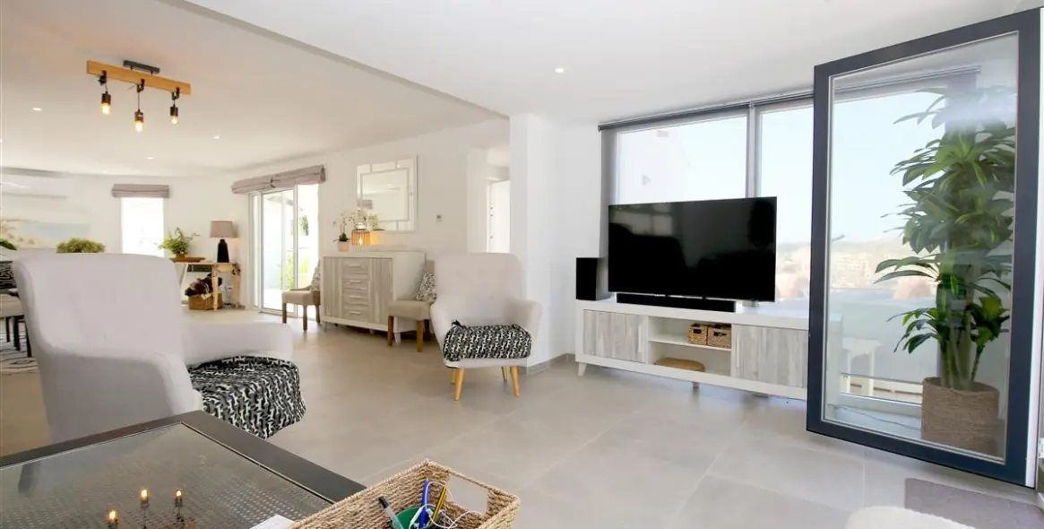 Short-term rent of detached villa in Estepona 3