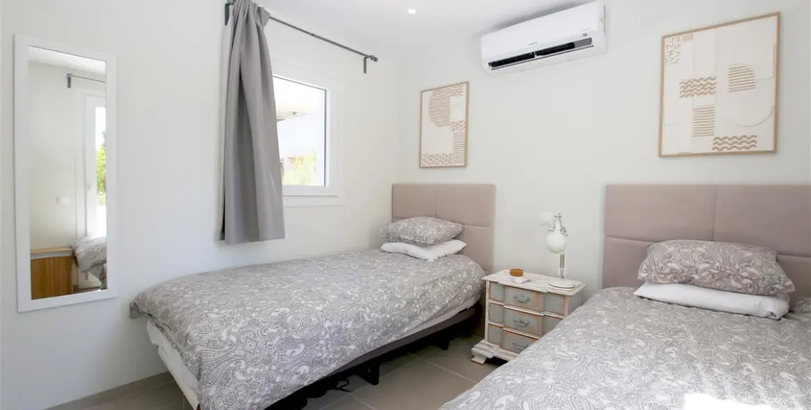 Short-term rent of detached villa in Estepona 9