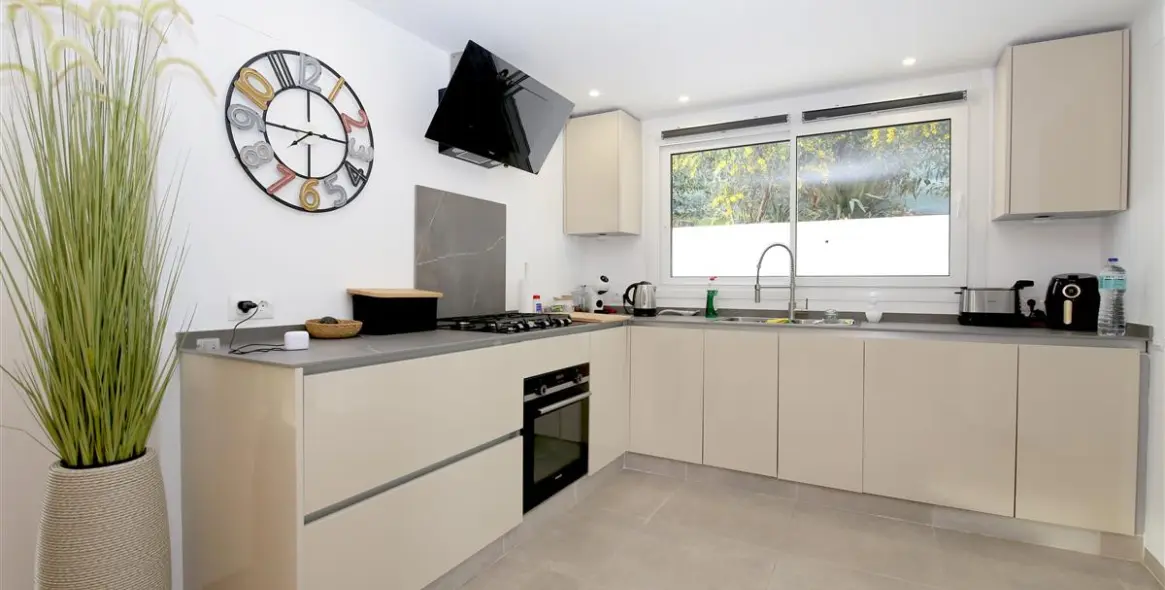 Short-term rent of detached villa in Estepona 17