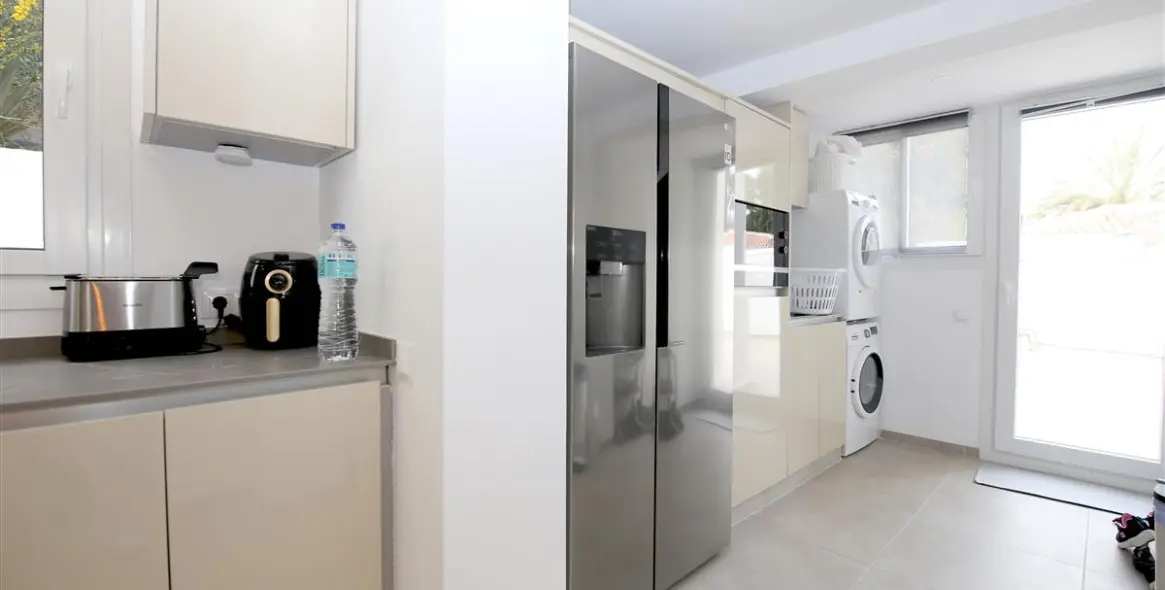 Short-term rent of detached villa in Estepona 18