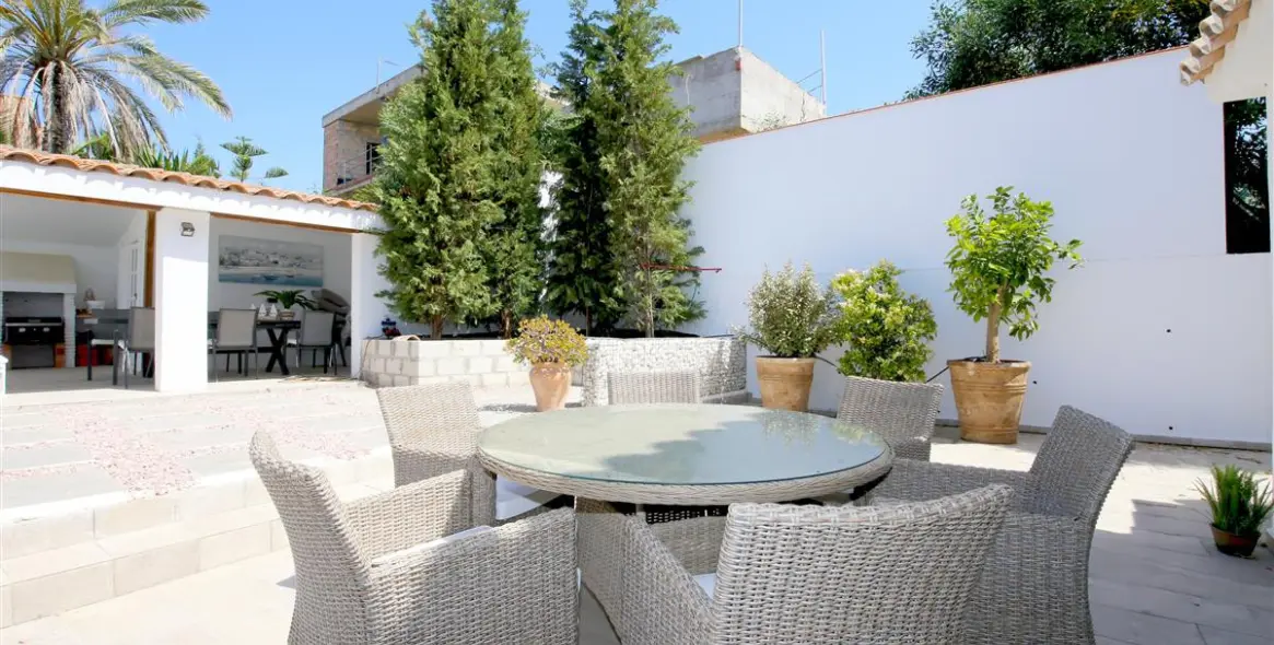 Short-term rent of detached villa in Estepona 21
