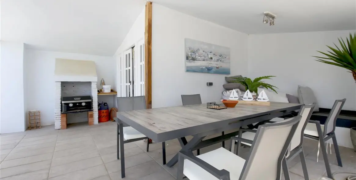 Short-term rent of detached villa in Estepona 22