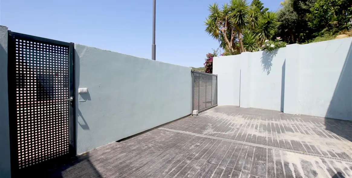Short-term rent of detached villa in Estepona 24