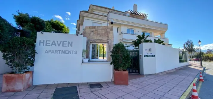 Short-term rent of penthouse in Estepona 0
