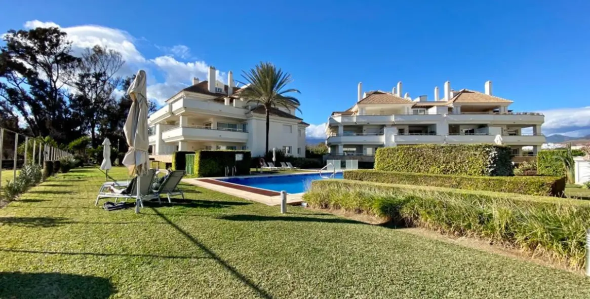 Short-term rent of penthouse in Estepona 2