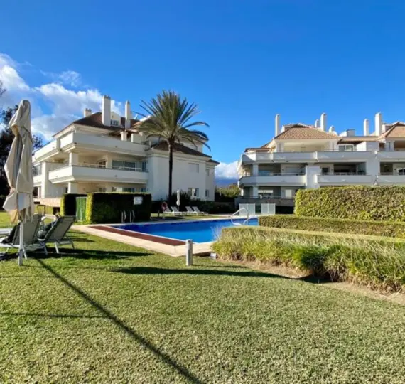 Short-term rent of penthouse in Estepona
