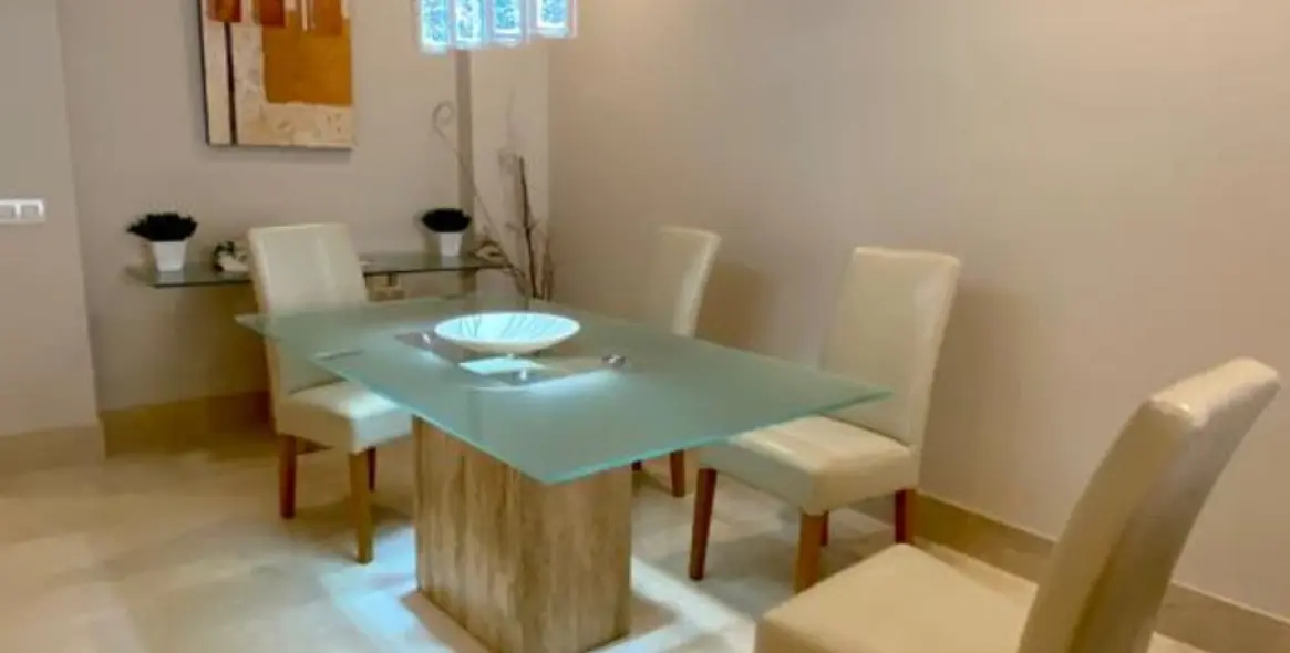 Short-term rent of penthouse in Estepona 4