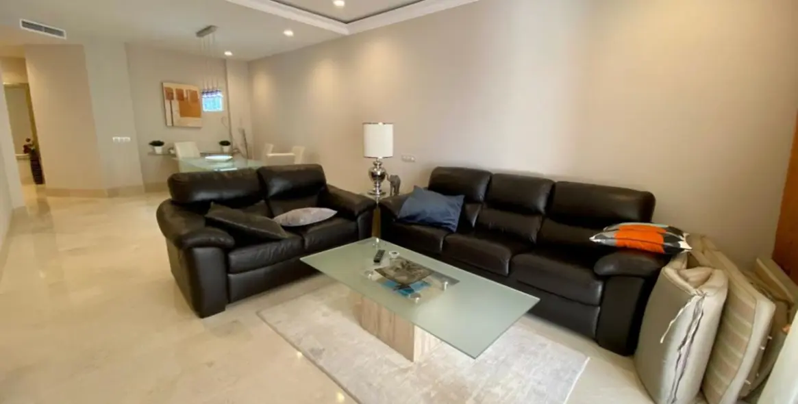 Short-term rent of penthouse in Estepona 6