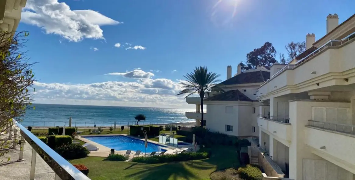 Short-term rent of penthouse in Estepona 14