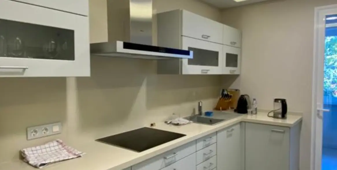 Short-term rent of penthouse in Estepona 16